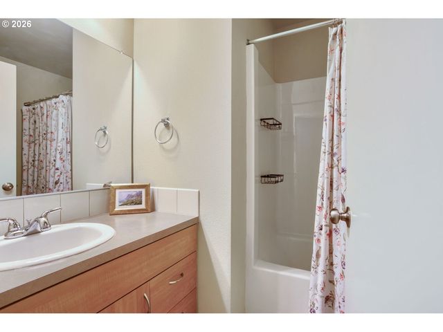 8542 N CENTRAL St, Portland, OR 97203