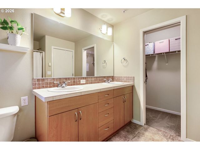 8542 N CENTRAL St, Portland, OR 97203