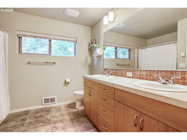 8542 N CENTRAL St, Portland, OR 97203