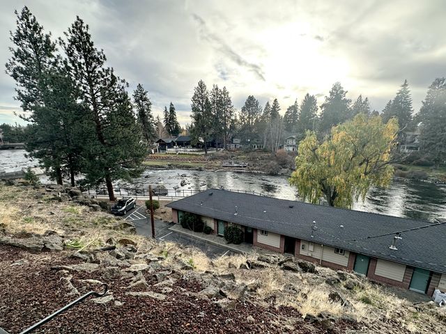 1565 NW Wall Street 306, Bend, OR 97703