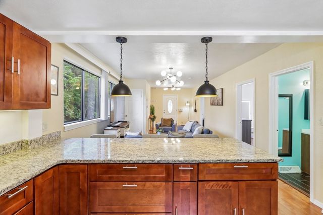 31 Parham Rd, Tyngsborough, MA 01879
