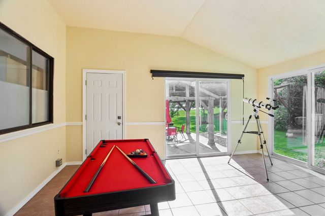 31 Parham Rd, Tyngsborough, MA 01879