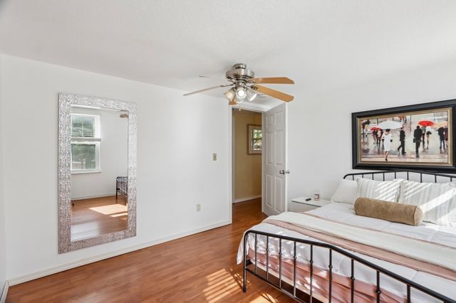 31 Parham Rd, Tyngsborough, MA 01879