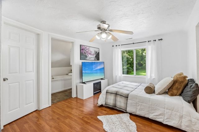 31 Parham Rd, Tyngsborough, MA 01879