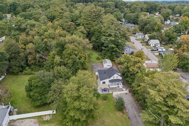 31 Parham Rd, Tyngsborough, MA 01879