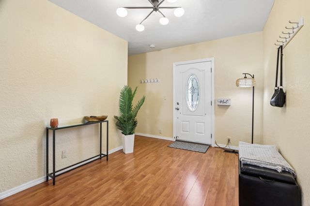 31 Parham Rd, Tyngsborough, MA 01879