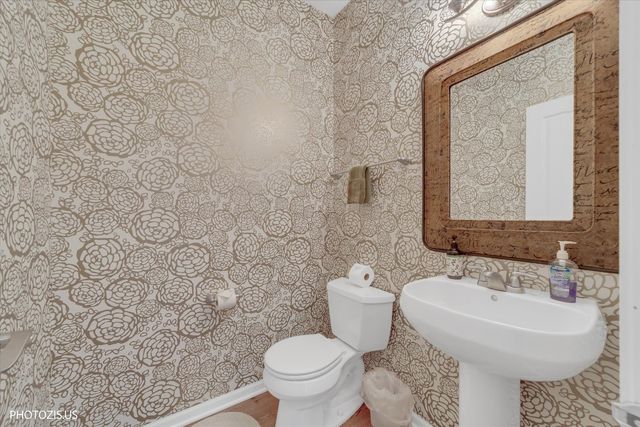 1951 Potomac Court, Wheeling, IL 60090