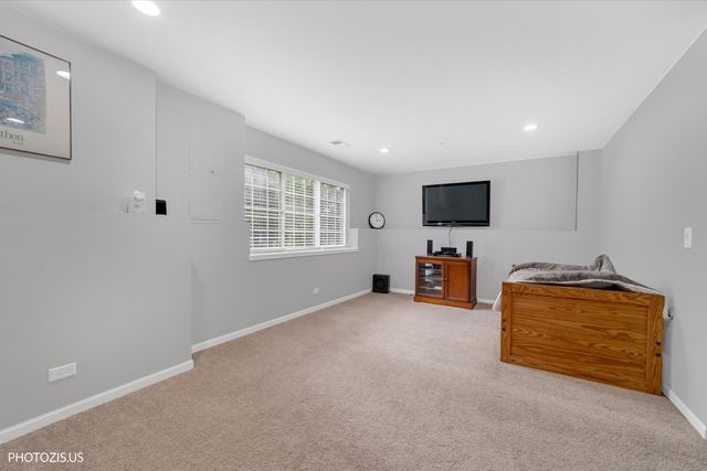 1951 Potomac Court, Wheeling, IL 60090