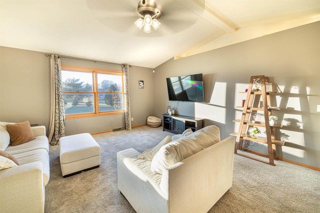 733 Red Hawk Drive, Milton, WI 53563