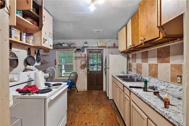 612 Cofield Drive, Hapeville, GA 30354