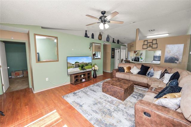 1678 BLOSSOM CIRCLE W, Lakeland, FL 33805