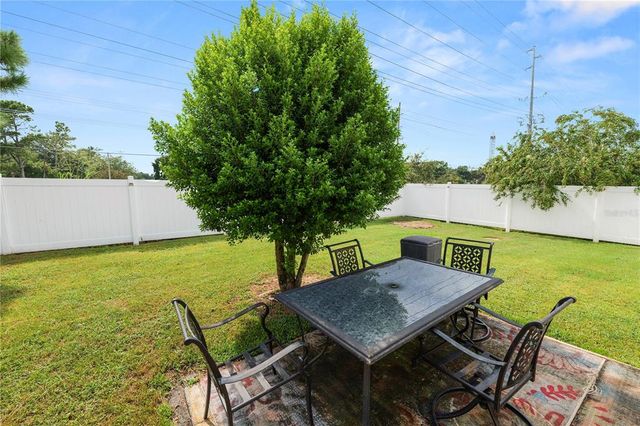 1678 BLOSSOM CIRCLE W, Lakeland, FL 33805