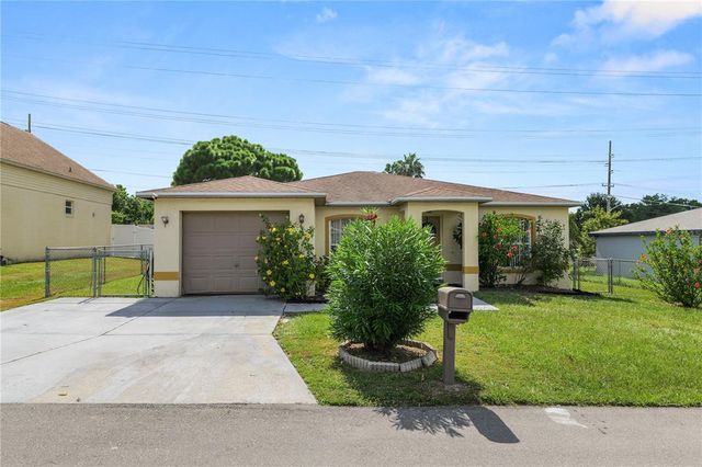 1678 BLOSSOM CIRCLE W, Lakeland, FL 33805