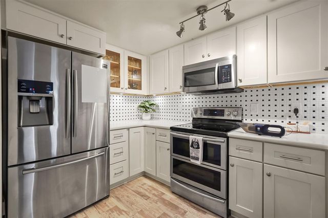 126 VISTA VERDI CIRCLE 300, Lake Mary, FL 32746