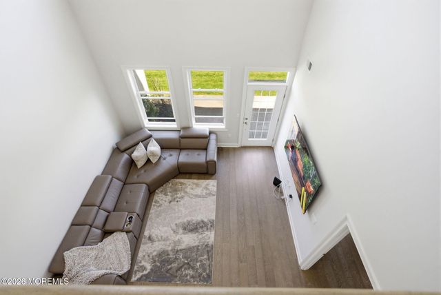 109 Hedgerow Lane, Manalapan, NJ 07726
