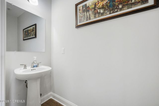 109 Hedgerow Lane, Manalapan, NJ 07726