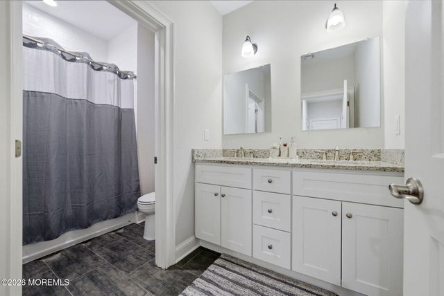 109 Hedgerow Lane, Manalapan, NJ 07726