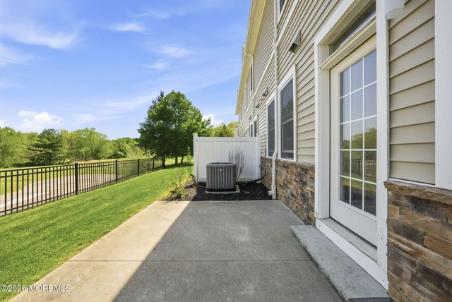 109 Hedgerow Lane, Manalapan, NJ 07726