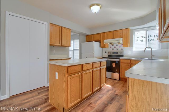 3241 Buckhorn Court, Ann Arbor, MI 48105