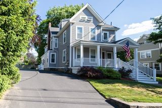 10 Mineral Street 1, Reading, MA 01867