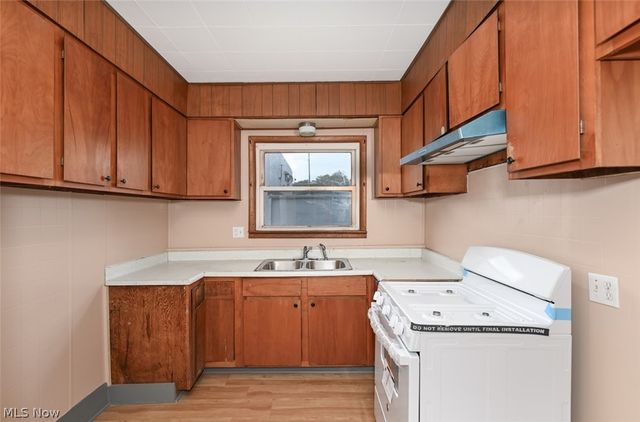 906 E Buchtel Avenue, Akron, OH 44319