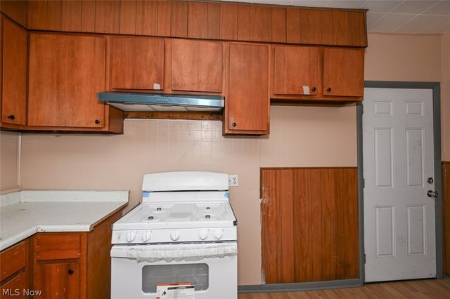 906 E Buchtel Avenue, Akron, OH 44319