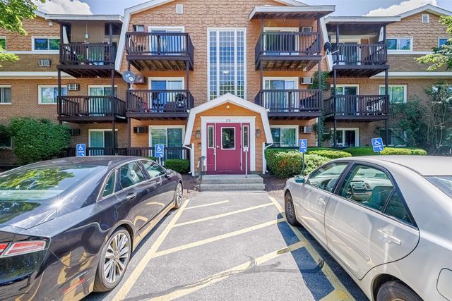 210 Brook Village Rd Apt 7, Nashua, NH 03062