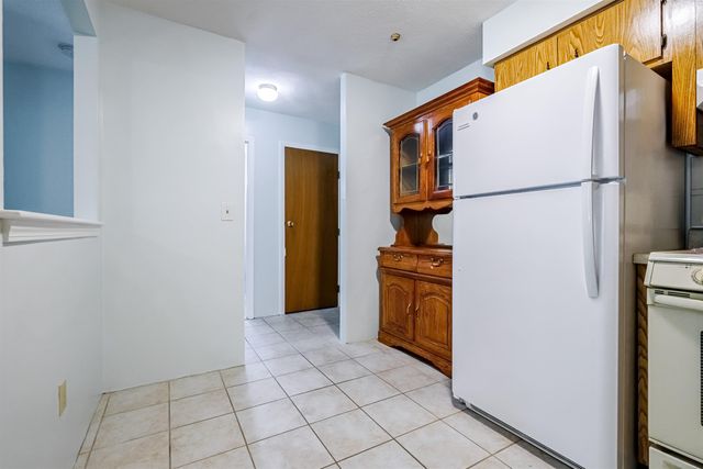 210 Brook Village Rd Apt 7, Nashua, NH 03062