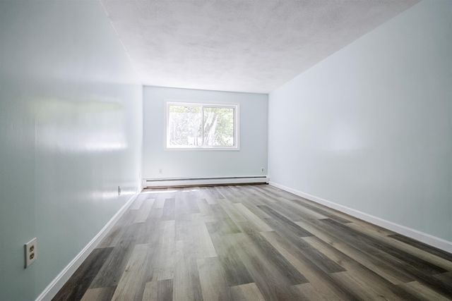 210 Brook Village Rd Apt 7, Nashua, NH 03062