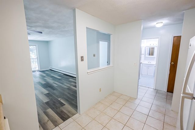 210 Brook Village Rd Apt 7, Nashua, NH 03062