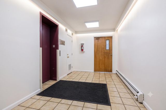 210 Brook Village Rd Apt 7, Nashua, NH 03062