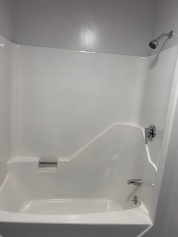 210 Brook Village Rd Apt 7, Nashua, NH 03062