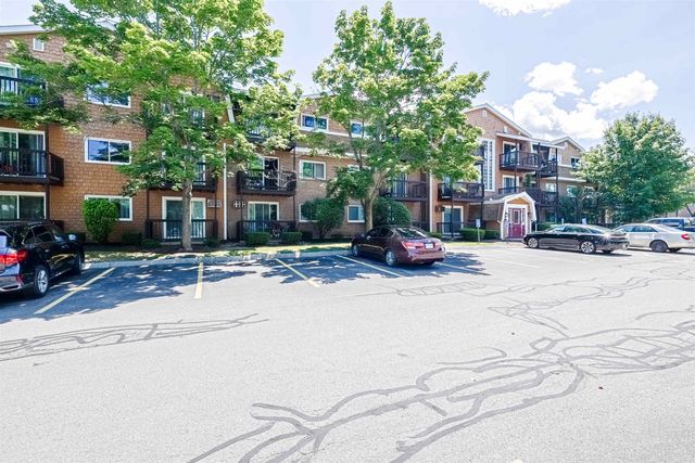 210 Brook Village Rd Apt 7, Nashua, NH 03062