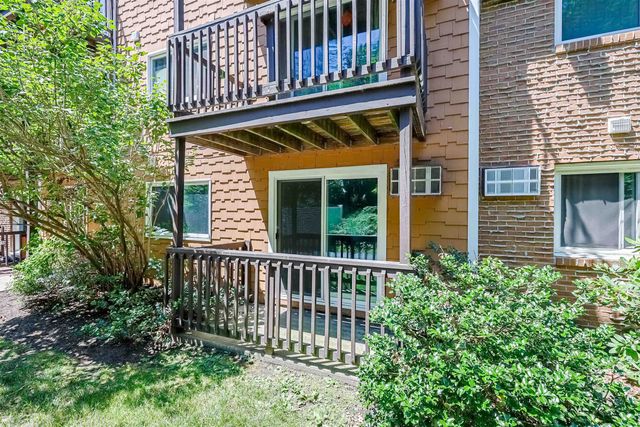 210 Brook Village Rd Apt 7, Nashua, NH 03062