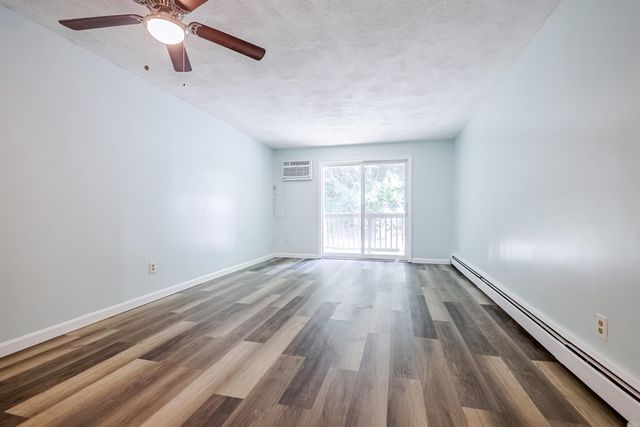 210 Brook Village Rd Apt 7, Nashua, NH 03062