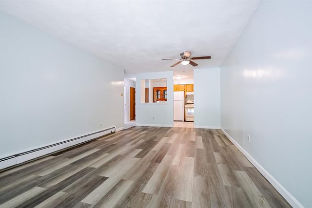 210 Brook Village Rd Apt 7, Nashua, NH 03062