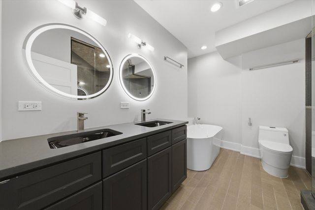 308 W EVERGREEN Avenue 1R, Chicago, IL 60610