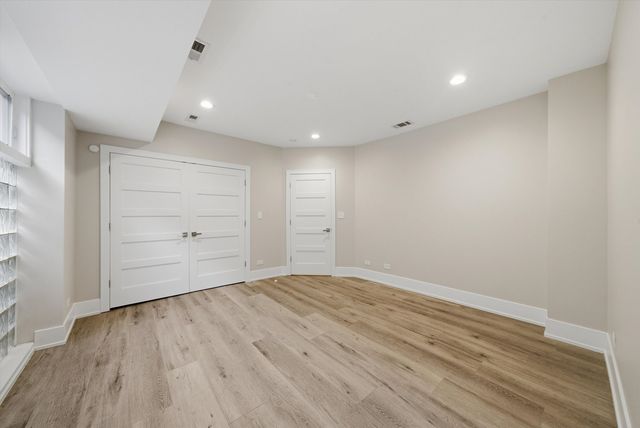 308 W EVERGREEN Avenue 1R, Chicago, IL 60610