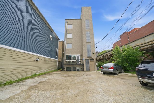 308 W EVERGREEN Avenue 1R, Chicago, IL 60610