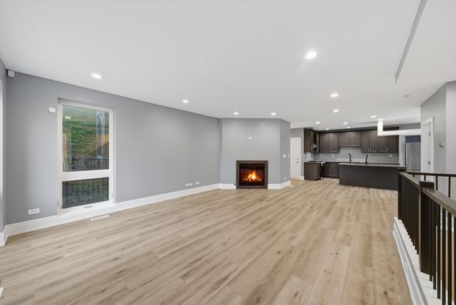 308 W EVERGREEN Avenue 1R, Chicago, IL 60610