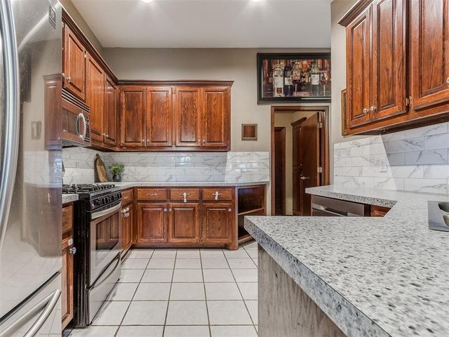 11712 SW 7th Street, Yukon, OK 73099