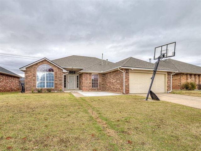 11712 SW 7th Street, Yukon, OK 73099