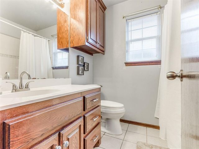 11712 SW 7th Street, Yukon, OK 73099
