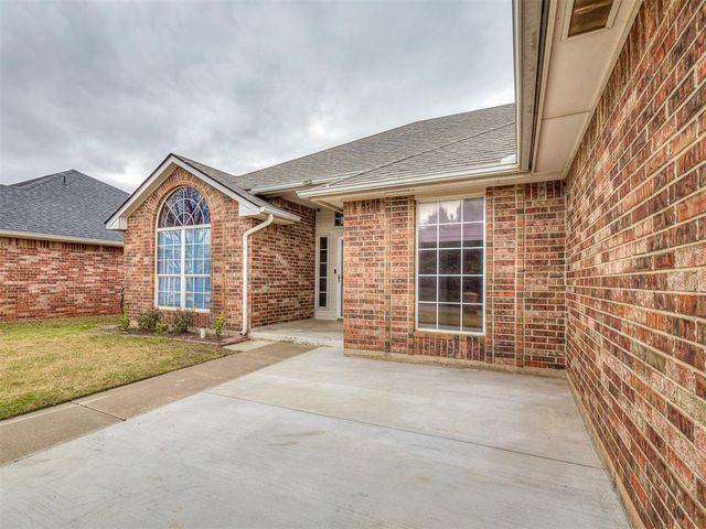 11712 SW 7th Street, Yukon, OK 73099