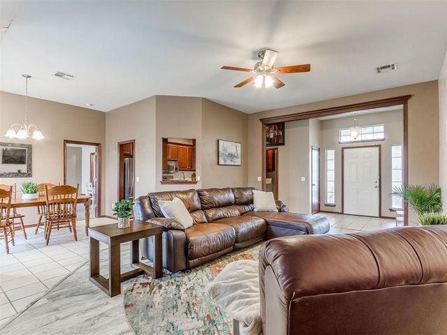11712 SW 7th Street, Yukon, OK 73099