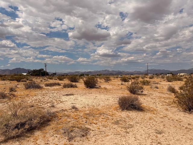 40 Rabbit Springs Road, Lucerne Valley, CA 92356