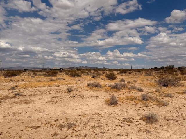 40 Rabbit Springs Road, Lucerne Valley, CA 92356