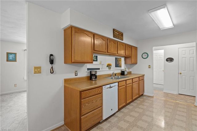 417 S Parliament DR, Virginia Beach, VA 23462
