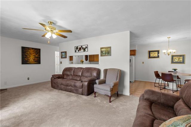 417 S Parliament DR, Virginia Beach, VA 23462