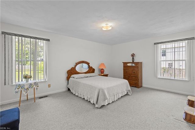 417 S Parliament DR, Virginia Beach, VA 23462